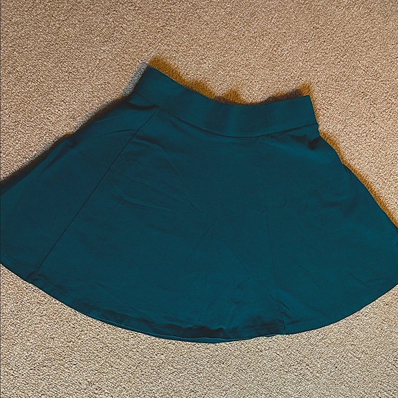 Forever 21 - M - skirt - stretch waistband / elastic - aqua / teal color - mini - Picture 4 of 7